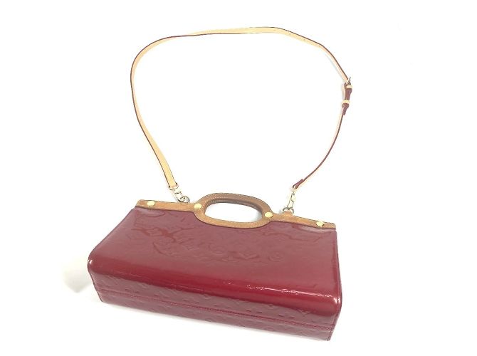 Borsa Roxbury Drive in Monogram Vernis di Louis Vuitton Rosso - vista 8