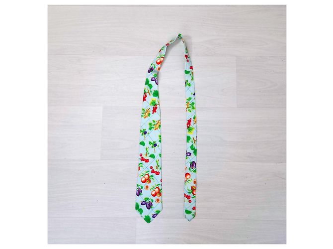 Gravata vintage Gianni Versace com padrão de frutas, gravata de seda vintage dos anos 1990 Multicor - vista 4