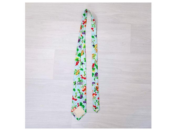 Gravata vintage Gianni Versace com padrão de frutas, gravata de seda vintage dos anos 1990 Multicor - vista 8