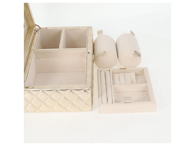 CHANEL Matelassé Schmuckkästchen Schmuckbox Lammleder Gold CC Auth 129974SM Golden - Ansicht 10
