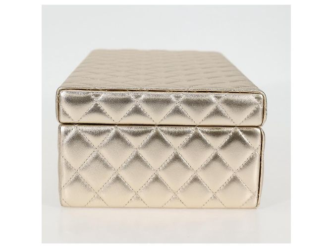CHANEL Matelassé Schmuckkästchen Schmuckbox Lammleder Gold CC Auth 129974SM Golden - Ansicht 4