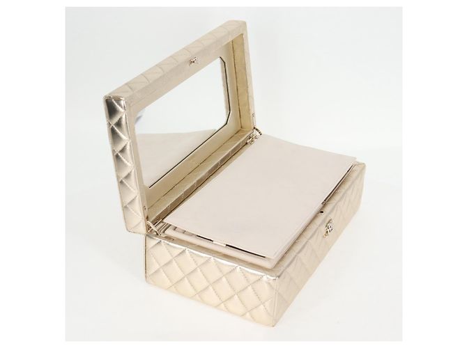 CHANEL Matelassé Schmuckkästchen Schmuckbox Lammleder Gold CC Auth 129974SM Golden - Ansicht 8