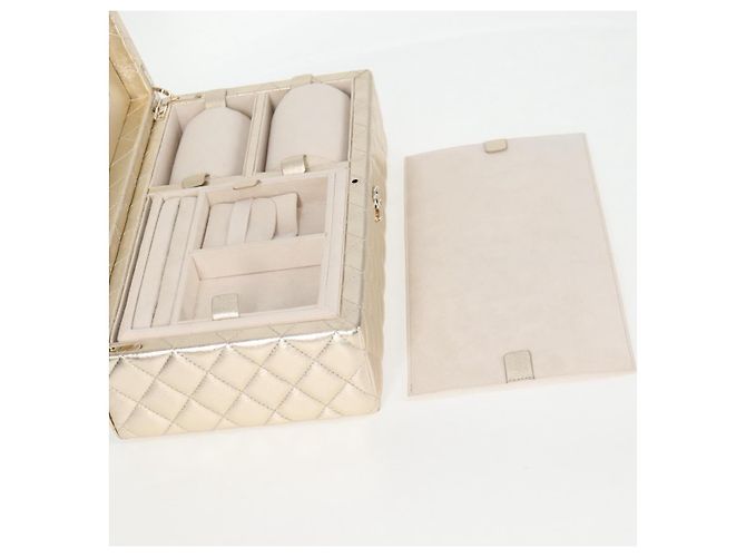 CHANEL Matelassé Schmuckkästchen Schmuckbox Lammleder Gold CC Auth 129974SM Golden - Ansicht 9