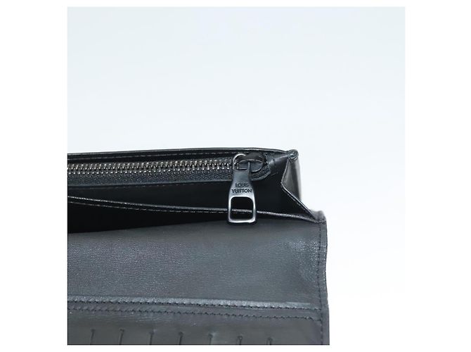 LOUIS VUITTON Cartera Larga Braza en Taiga Rainbow M30349 LV Auth 133008 Negro - vista 10