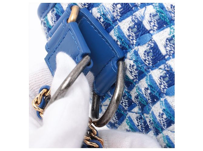 Chanel Bolsa de ombro Gabrielle média em couro de cordeiro matelassé tweed azul - vista 14