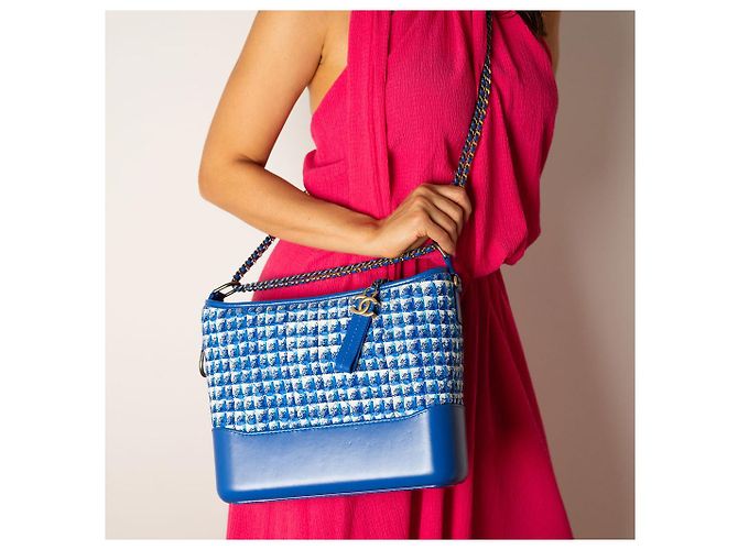 Chanel Bolsa de ombro Gabrielle média em couro de cordeiro matelassé tweed azul - vista 2