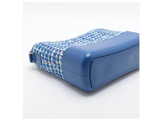 Chanel Bolsa de ombro Gabrielle média em couro de cordeiro matelassé tweed azul - vista 7