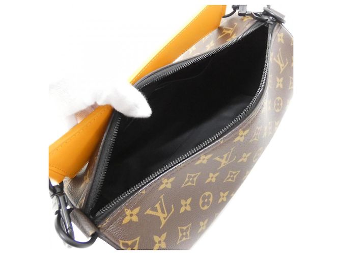 Borsa a Spalla Soft Polochon Monogram Macassar di Louis Vuitton Marrone D'oro - vista 7