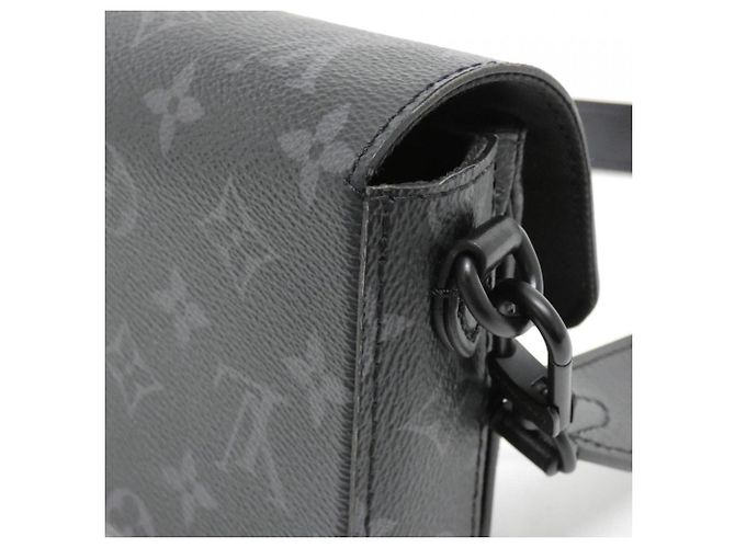 Portafoglio indossabile Montsouris Monogram Eclipse di Louis Vuitton Nero - vista 6