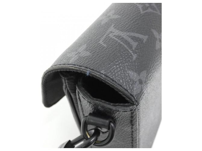 Portafoglio indossabile Montsouris Monogram Eclipse di Louis Vuitton Nero - vista 7