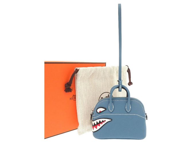 Charm per borsa Hermès Bolide in pelle Swift Shark Blu - vista 3
