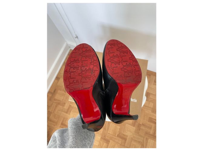 Christian Louboutin Leder Stiefeletten mit Absatz - Ansicht 3