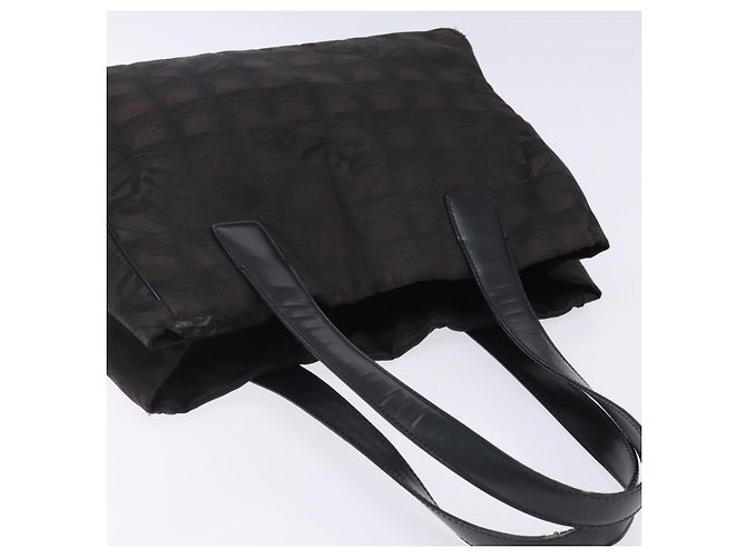 CHANEL Nuova Borsa Tote da Viaggio Nylon Marrone Scuro Nero CC Auth BA4258 - vista 6