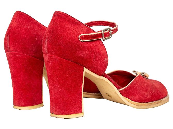 Miu Miu Décolleté in Camoscio Rosso - vista 4