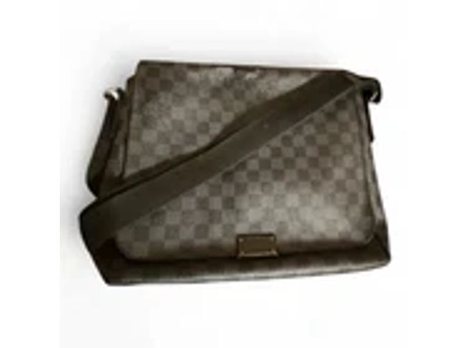 Louis Vuitton District MM Damier Graphite Borsa a Spalla Nera Nero - vista 10