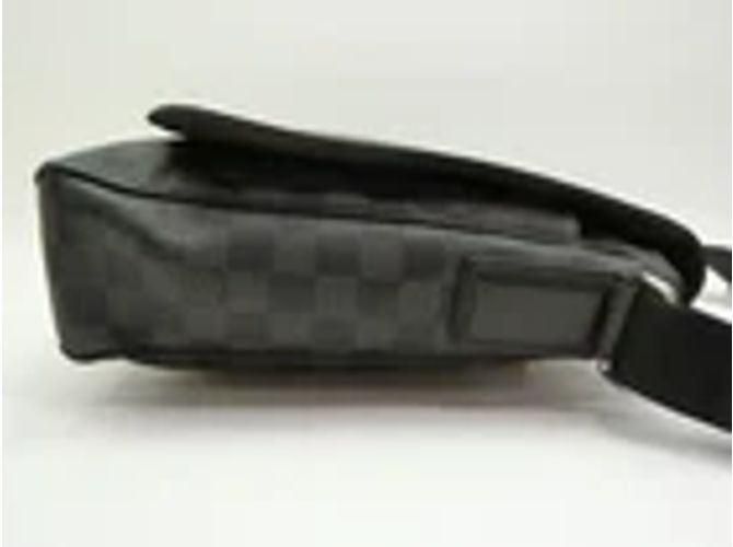 Louis Vuitton District MM Damier Graphite Borsa a Spalla Nera Nero - vista 6