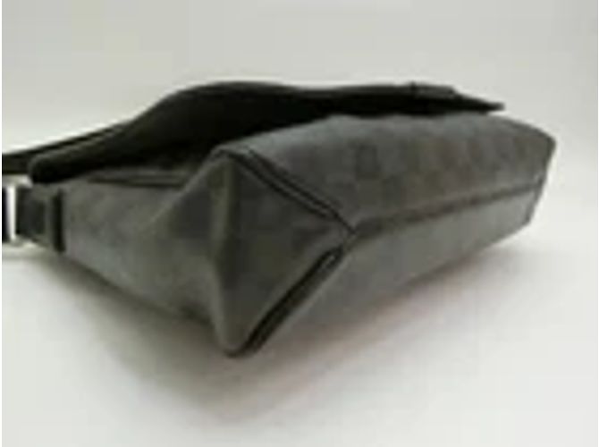 Louis Vuitton District MM Damier Graphite Borsa a Spalla Nera Nero - vista 7