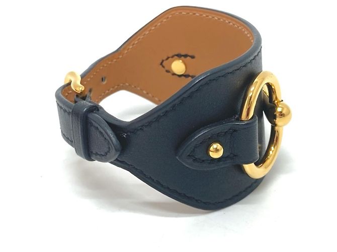 Pulseira Bangle Horsebit Hermès em Couro Swift Preto - vista 4
