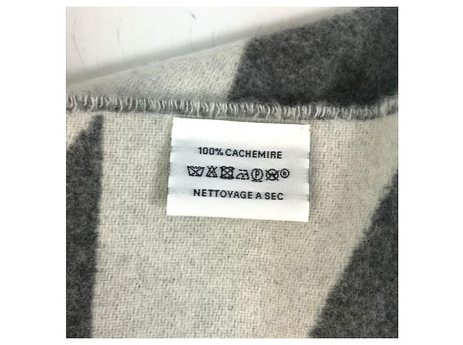 Hermès Sciarpa in cashmere bicolore con frange ottiche HERMES Kazak Marrone Bianco - vista 10