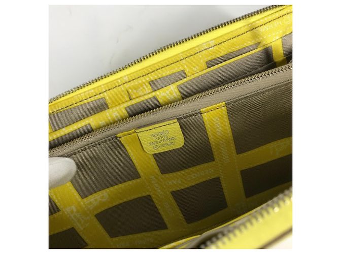Cartera con cremallera redonda Azap Long Silk'in de Hermès Amarillo - vista 13