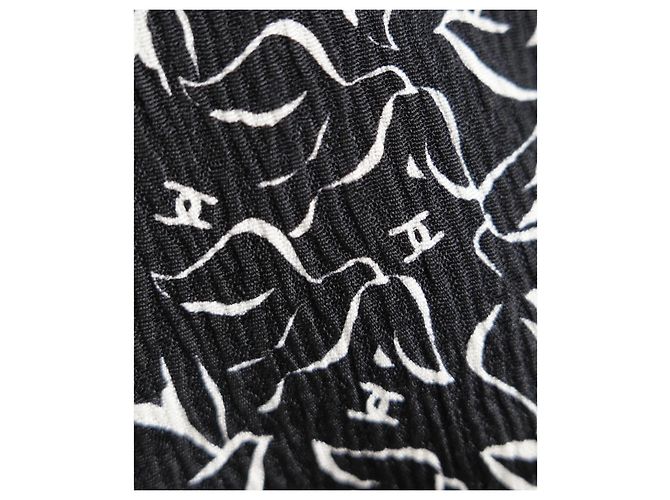 Blusa in seta con stampa di colomba e logo Chanel Resort 2022 Nero - vista 5
