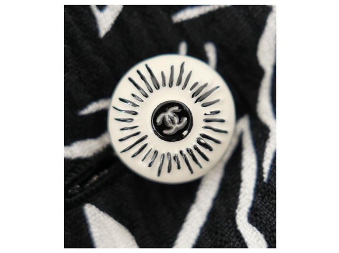 Blusa in seta con stampa di colomba e logo Chanel Resort 2022 Nero - vista 8