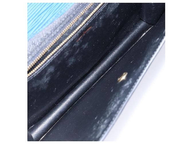 LOUIS VUITTON Pochette Montaigne 27 Épi Bleue M52655 LV Auth 135873 - vue 10