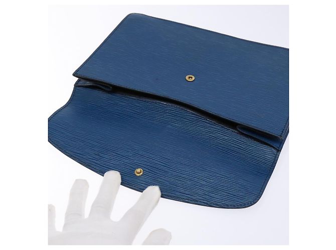 LOUIS VUITTON Pochette Montaigne 27 Épi Bleue M52655 LV Auth 135873 - vue 8