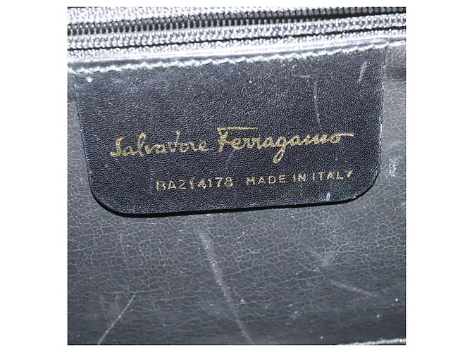 Borsa a mano Vala in suede 2 in 1 beige e oro Auth sw1296 di Salvatore Ferragamo D'oro - vista 17