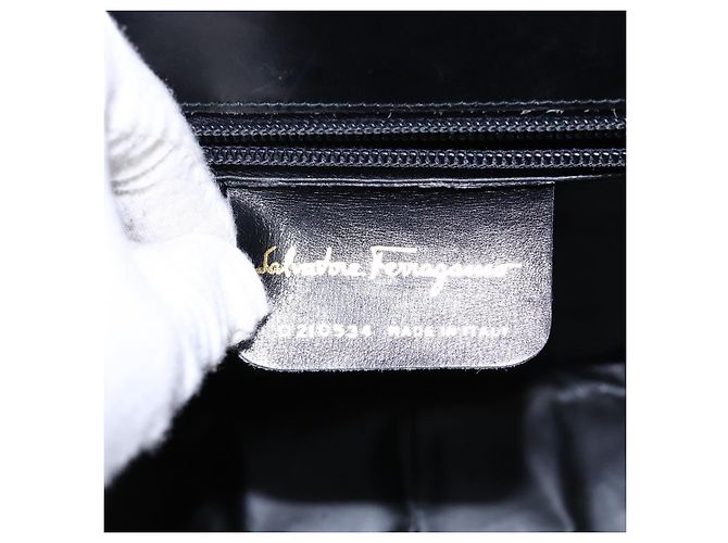 Borsa a Spalla Gancini in Pelle Nera e Oro Auth BA4219 di Salvatore Ferragamo Nero D'oro - vista 16