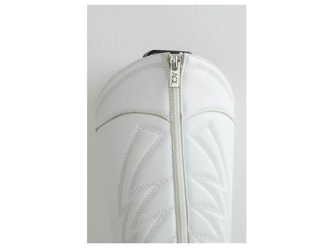 Bruno Magli Botas de cuero blancas - vista 4