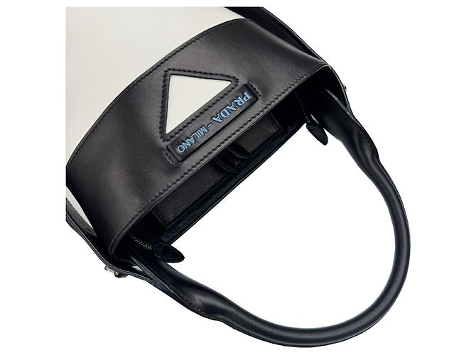 Borsa a Spalla Ouverture 1BE015 di Prada Nero Bianco - vista 10
