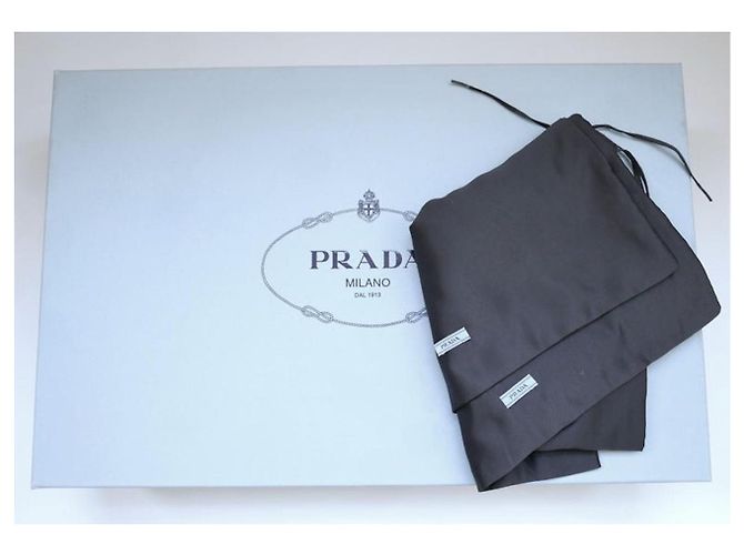 Botas de camurça cinza acima do joelho Prada Outono 2015 - vista 9