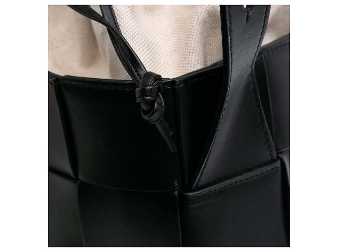 Cassette Secchiello Lantern Casette Intrecciato in Nappa Nera di Bottega Veneta Nero - vista 9