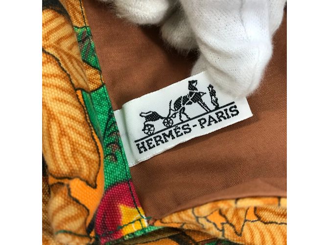 Hermès HERMES Große Vintage Schultertasche aus Canvas mit Vogelmotiv Grün Orange - Ansicht 11