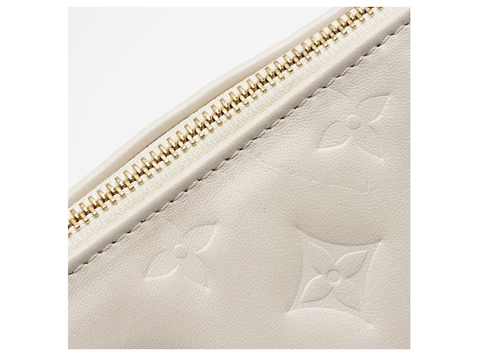 Borsa a Spalla Coussin PM in Pelle di Agnello Embossata Monogram Louis Vuitton Bianco - vista 10