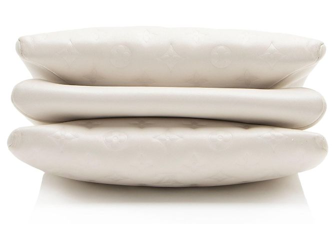 Borsa a Spalla Coussin PM in Pelle di Agnello Embossata Monogram Louis Vuitton Bianco - vista 4