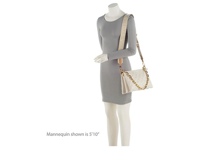 Borsa a Spalla Coussin PM in Pelle di Agnello Embossata Monogram Louis Vuitton Bianco - vista 5