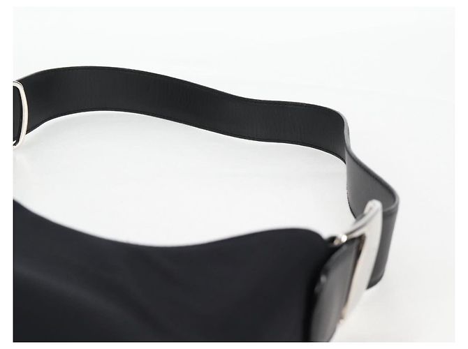 Borsa a Spalla Vala in Nylon Nero e Argento di Salvatore Ferragamo Auth bs27290 - vista 10