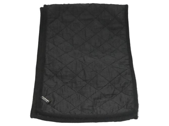 Chanel Sciarpa Matelassé in Lana Nera CC Auth 133729 Nero - vista 2