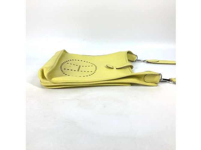 Borsa a tracolla Hermès Evelyn 3 GM D'oro Giallo - vista 3