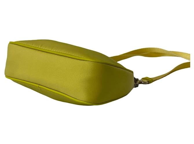 Mini bolsa de nylon com logo triangular Prada Amarelo - vista 8