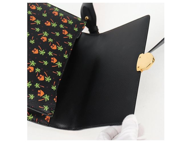 Prada Borsa a Spalla in Pelle Nera e Oro Auth 134572V Nero D'oro - vista 19