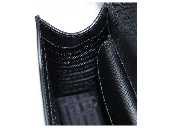 Prada Borsa a Spalla in Pelle Nera e Oro Auth 134572V Nero D'oro - vista 22
