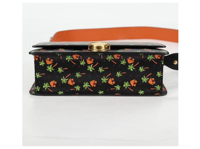 Prada Borsa a Spalla in Pelle Nera e Oro Auth 134572V Nero D'oro - vista 5