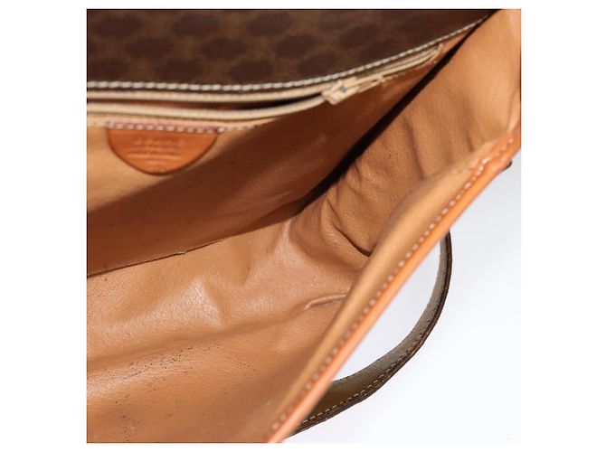 Céline Borsa a Spalla in Tela Macadam CELINE in Pelle PVC Marrone Oro Auth 136153 D'oro - vista 18