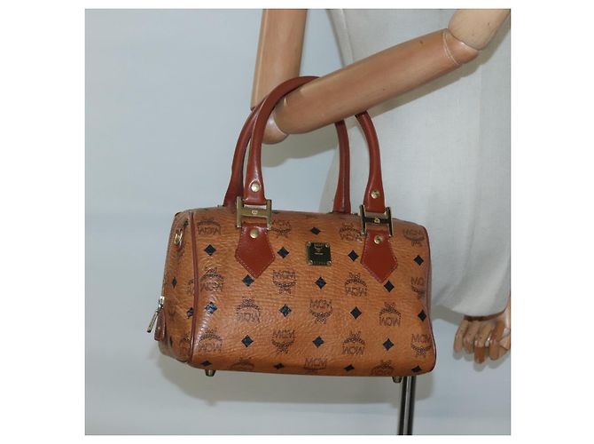 Sac Boston MCM Logogram Vicetos en cuir PVC marron et or Auth am8857 Doré - vue 22