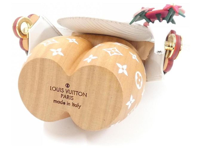 Louis Vuitton Vivienne Bride Figurine - view 3