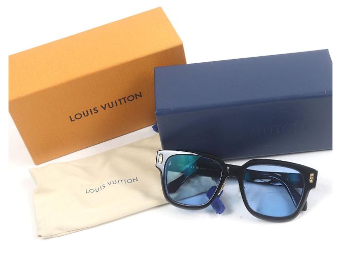 Louis Vuitton LV Confidence Square Sunglasses Black - view 2