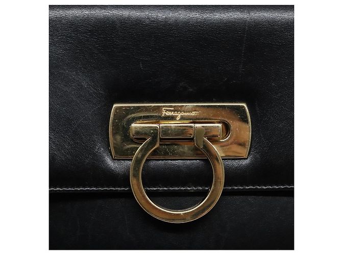 Borsa a mano Gancini in pelle nera e oro Salvatore Ferragamo Auth yk19008 Nero D'oro - vista 18